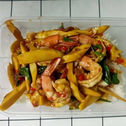 ข้าวราดผัดหน่อไม้กุ้ง