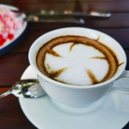 ลาเต้ร้อน