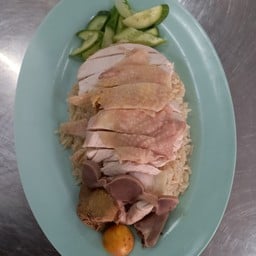 ข้าวมันไก่ใส่เครื่องใน