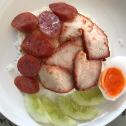ข้าวหมูแดงกุนเชึยง