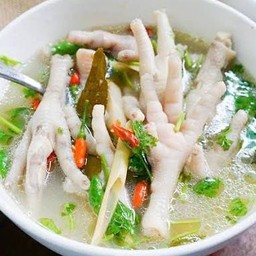 ต้มแซ่บตีนไก่