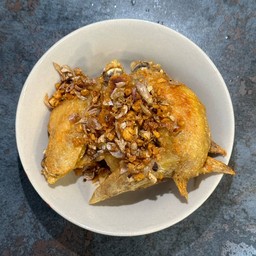 ปีกไก่ทอดพริกแห้ง