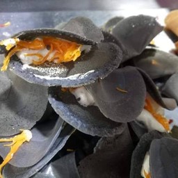 ขนมเบื้องแป้งชาโคลไส้หวานชุดใหญ่