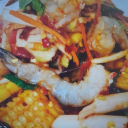 ตำไหลบัวข้าวโพดกุ้งสดปลาร้า