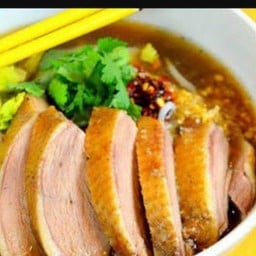 ก๋วยเตี๋ยวเป็ดพะโล้
