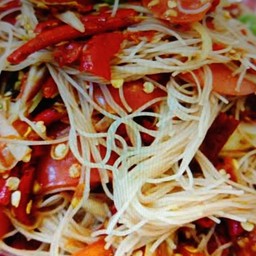 ตำเส้นหมี่ปลาร้าหรือไท