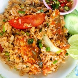 ข้าวผัดปลากระป๋อง
