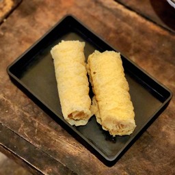 ฟองเต้าหู้ม้วนทอด 2 ชิ้น
