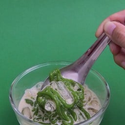 อชาม ก๋วยเตี๋ยวเนื้อตุ๋น หมูตุ๋น รสเด็ด วัชรพล