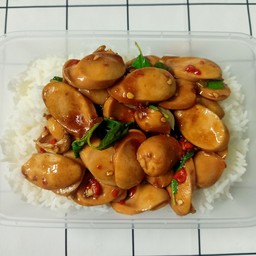 ข้าวกะเพราไส้กรอก