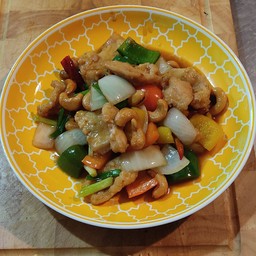 ไก่ผัดเม็ดมะม่วง