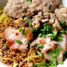 (พิเศษ) ก๋วยเตี๋ยวแห้ง เส้นใหญ่ ,เส้นเล็ก ,เส้นหมี่ไวไว หมูแดง