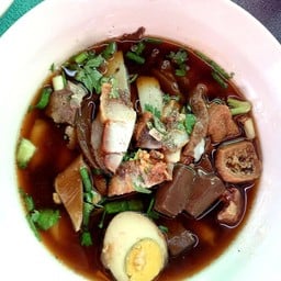 โจ๊ก-ก๋วยจั๊บ เจ๊เมย์เสม็ด