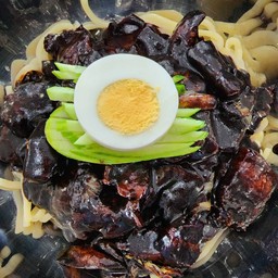 Jajang Myun - Black Bean Sauce Noodles (บะหมี่ดำ)