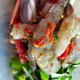 ยำกุ้งสด