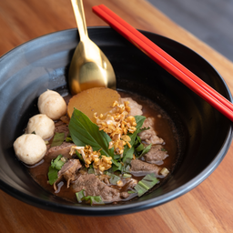 เตี๋ยวเรือเนื้อตุ๋น