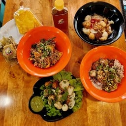 เส้นดี น้ำซุปเยี่ยม ลูกชิ้นอร่อย วัตถุดิบเลิศ 