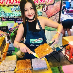 บ้าบิ่น มโหฬารเจ้าดังในTikTok ตลาดเปิดท้ายชะอำ