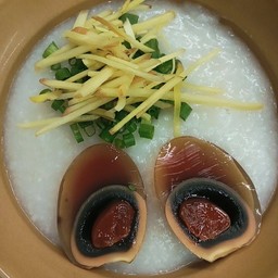 โจ๊กหมู+ไข่เยี่ยวม้า(พิเศษ)