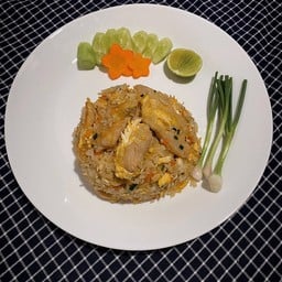 ข้าวผัดคุณเมษญา
