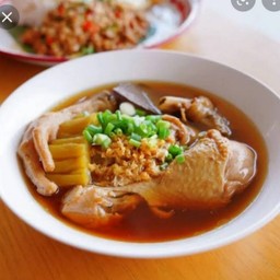 ก๋วยเตี๋ยวไก่ตุ๋น