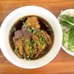 ก๋วยเตี๋ยวไก่ตุ๋นมะระ(ข้างอำเภอแม่สาย) ก๋วยเตี๋ยวไก่ตุ๋นมะระ(ข้างอำเภอแม่สาย)