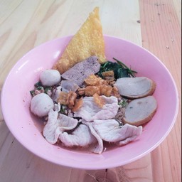 เกี้ยมอี๋น้ำใส