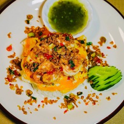 ข้าวไข่เยิ้มกุ้งผัดพริกเกลือ