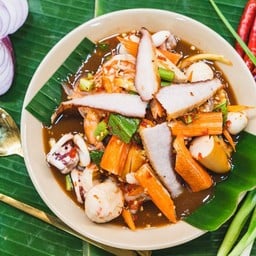 ยำยำ ตลาดสดบ่อผุด