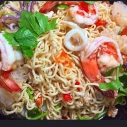 ยำยั่วๆ by เจ๊ติ๊ก