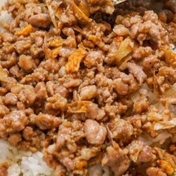 หมูสับทอดกระเทียมราดข้าว