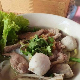 ก๋วยเตี๋ยวหมูน้ำใส