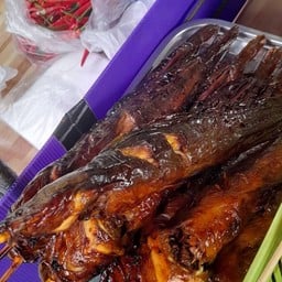 ส้มตำคนเมืองเกินร้อย LA