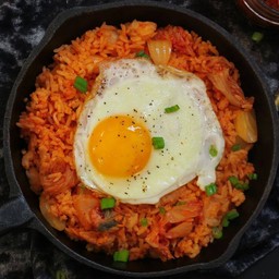 Kimchi Fried Rice With Fried Egg (ข้าวผัดกิมจิ)