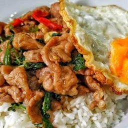 ข้าวกระเพราหมูชิ้น