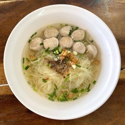 ก๋วยเตี๋ยวลูกชิ้นล้วน