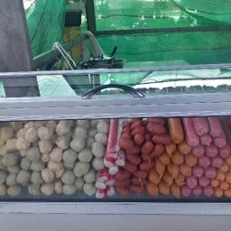 กิน ชิ้น มั้ย หน้าหมู่บ้านพฤกษา 47 เฟส 2