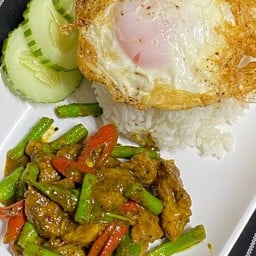 ข้าวเครื่องแกง (กรุณาเลือกเนื้อสัตว์)