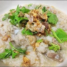 ข้าวต้มหมูทรงเครื่อง