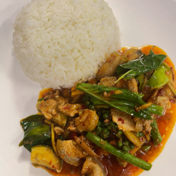 ข้าวหมูป่าผัดเผ็ด