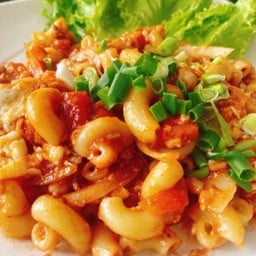 มักกะโรนีไก่สับสับ