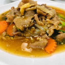 ใหญ่ราดหน้าหมู