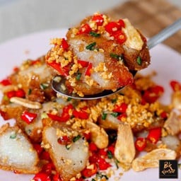 คั่วเกลือหมูกรอบ กับข้าว