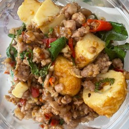 กะเพราหมูสับ+เต้าหู้ไข่