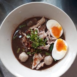 ก๋วยเตี๋ยวน้ำตก (สูตรทางร้านใส่พริก)
