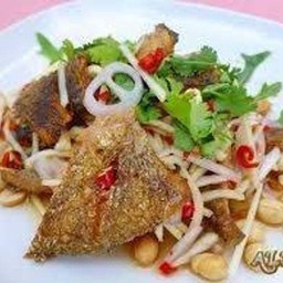ยำปลาสลิด