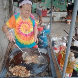ผัดไท&หอยทอดป้าหมากปากกระพือเจ้าเก่า -