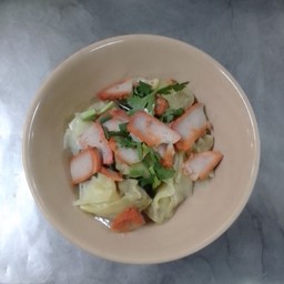 เกี๊ยวหมูแดง