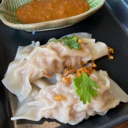 เกี๊ยวหมู 2 ชิ้น