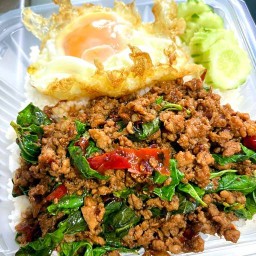 233บ้านกะเพราพริกแห้ง by เจ๊พิม